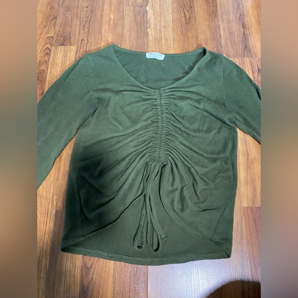 pull tie shirt